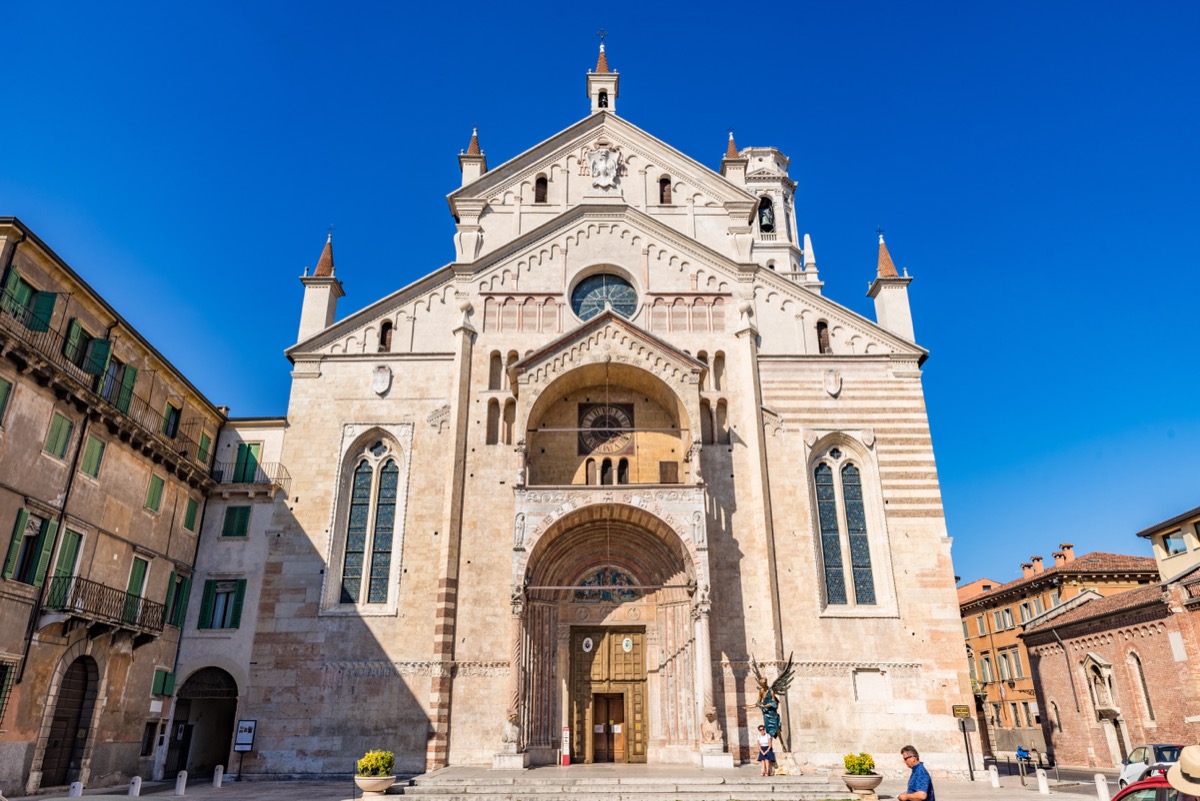 Fassade des Doms von Verona